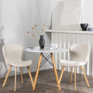 Matgrupp Danburi med stolarna Lilja